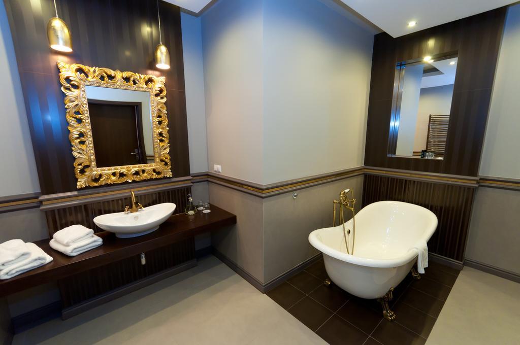 Hotel Oriza Gdów Esterno foto
