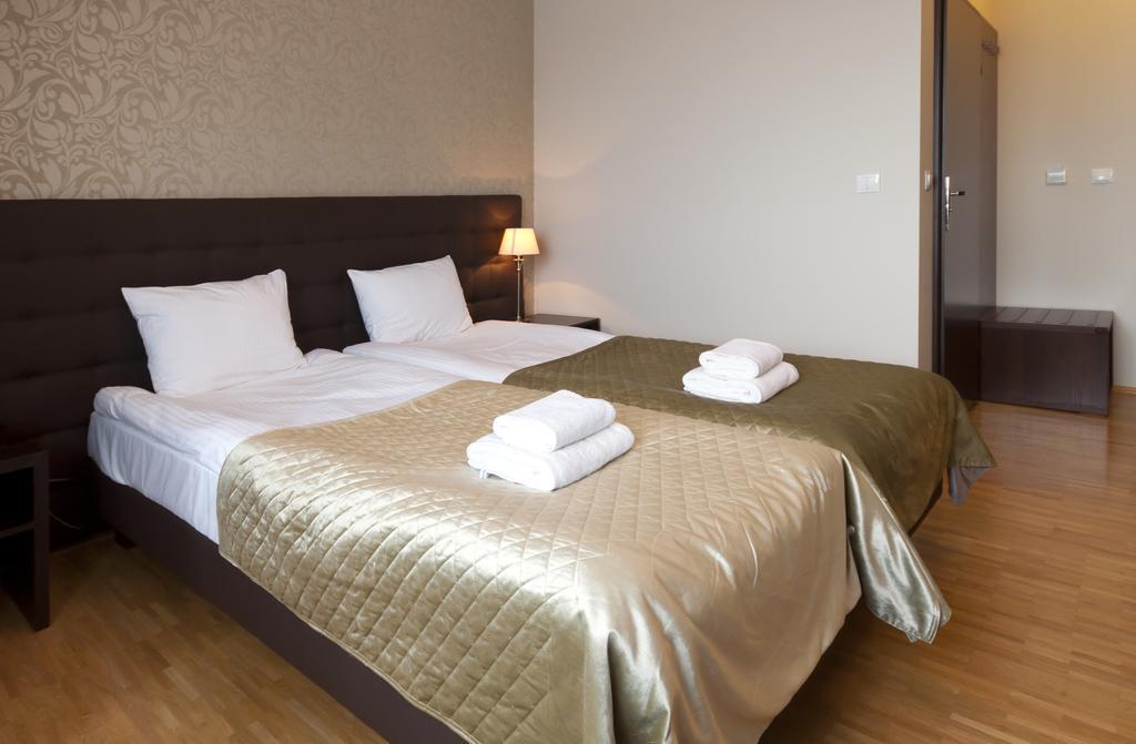 Hotel Oriza Gdów Esterno foto