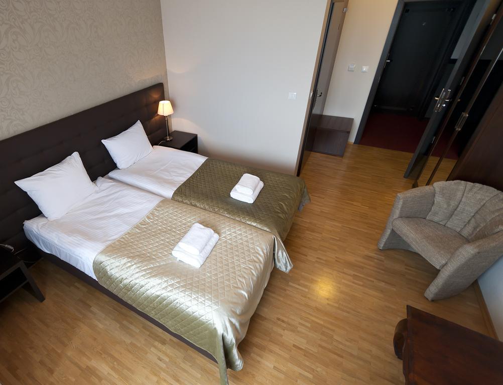 Hotel Oriza Gdów Esterno foto