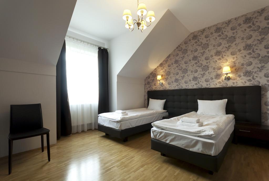 Hotel Oriza Gdów Esterno foto